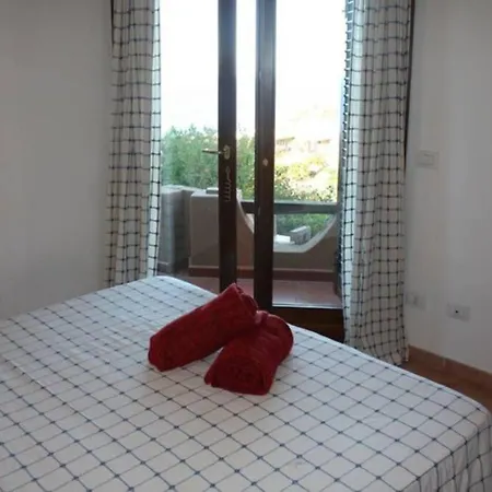Dom wakacyjny Mia: A Nice House With Sea View And Swimming Pool