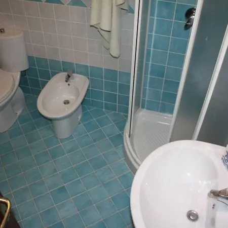 Mia: A Nice House With Sea View And Swimming Pool בית נופש *
