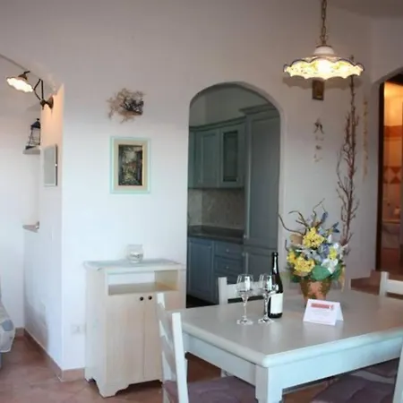 Дом отдыха Mia: A Nice House With Sea View And Swimming Pool
